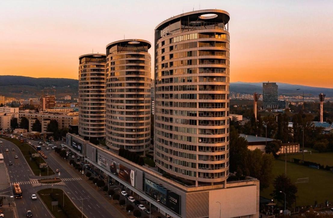 布拉迪斯拉发Three Towers With Beautiful View And Parking!公寓 外观 照片