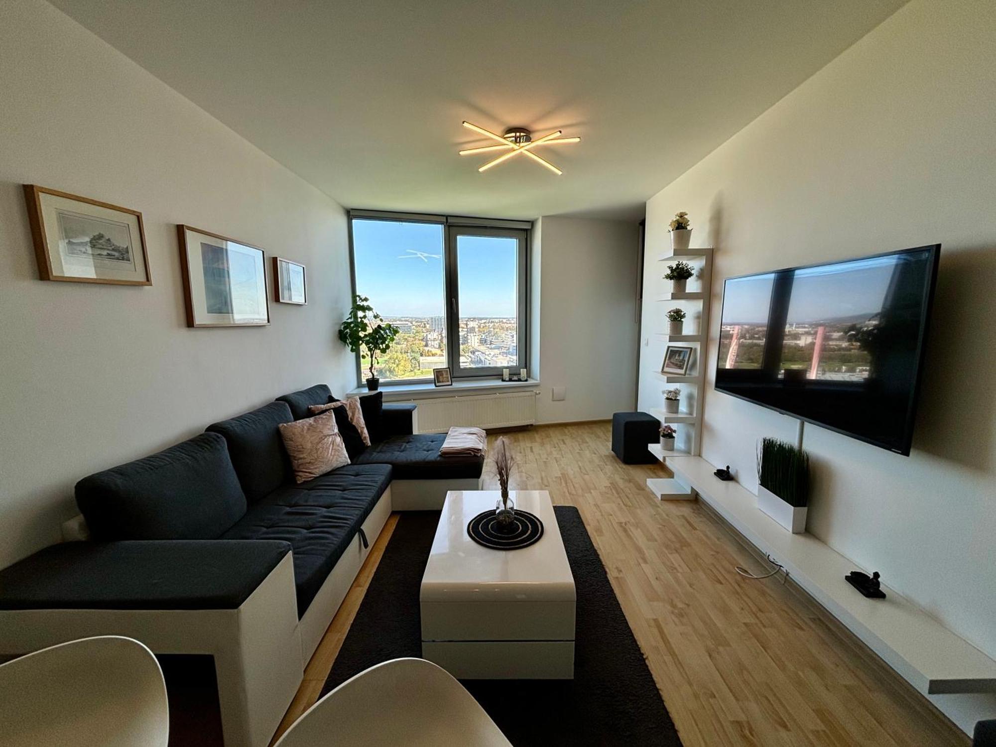 布拉迪斯拉发Three Towers With Beautiful View And Parking!公寓 外观 照片